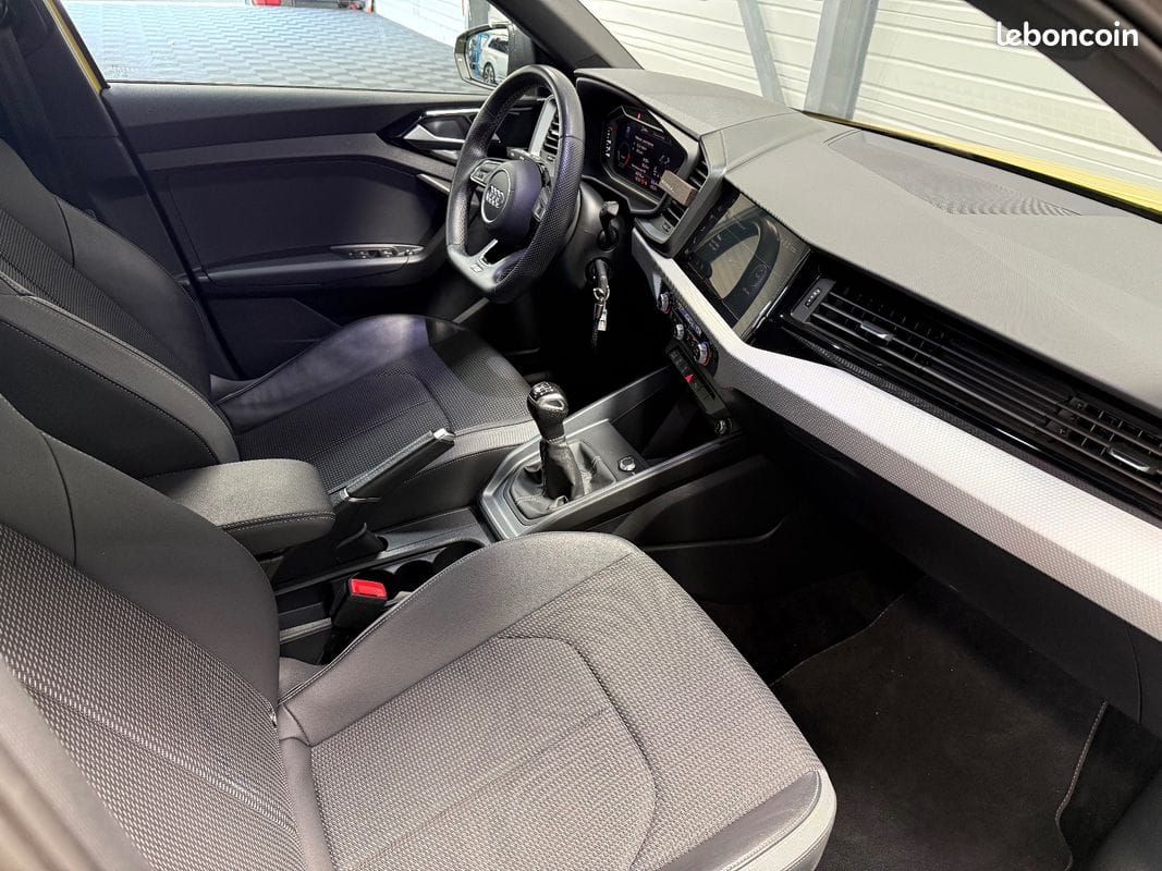 Audi A1 Sportback 30 TFSI 110ch S line — photo 13