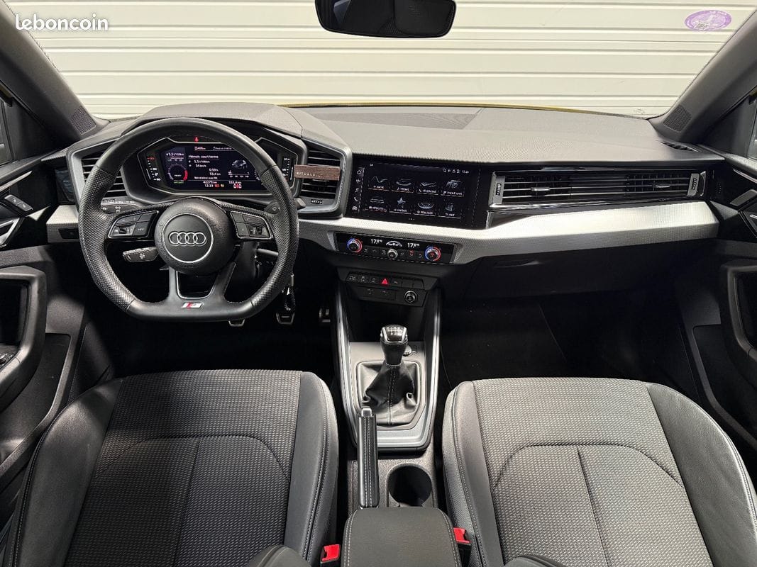 Audi A1 Sportback 30 TFSI 110ch S line — photo 2