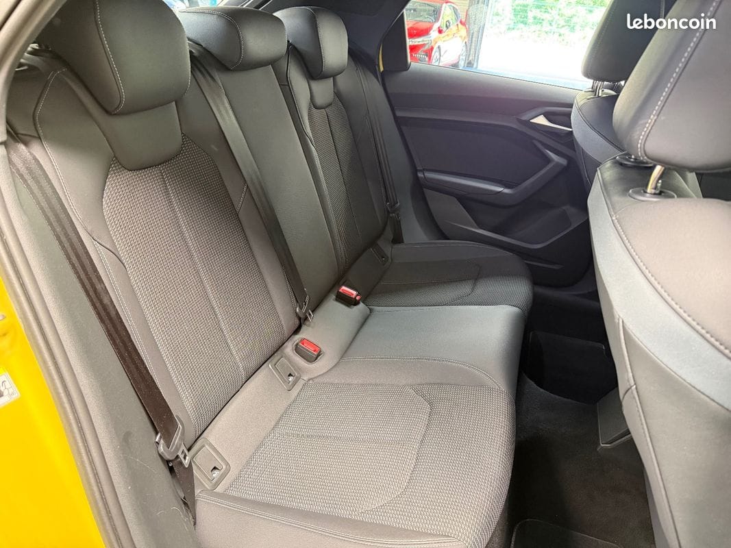 Audi A1 Sportback 30 TFSI 110ch S line — photo 12