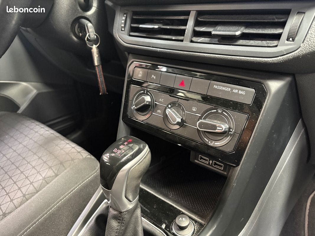 Volkswagen T-Cross 1.0 TSI 115ch Lounge Business DSG7 — photo 21
