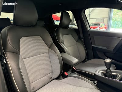 Renault Clio 1.0 TCe 90ch Techno — photo 11