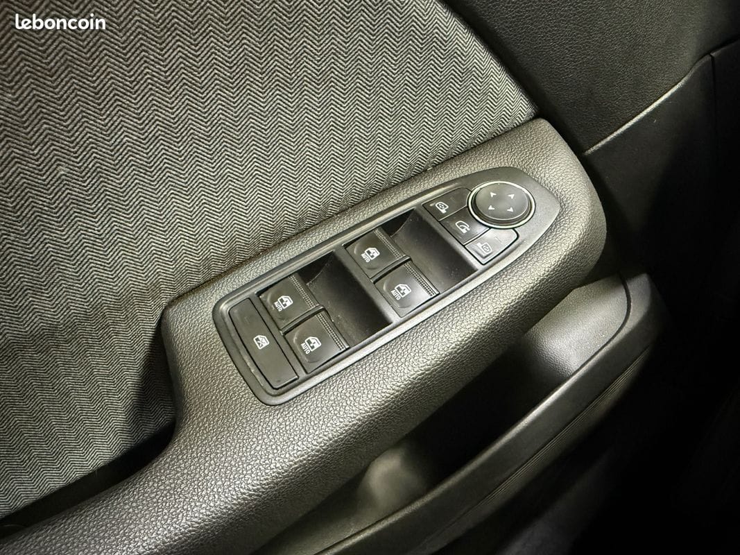Renault Clio 1.0 TCe 90ch Techno — photo 18