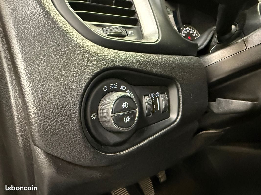 Jeep Renegade 1.6 MultiJet 120ch Limited — photo 21