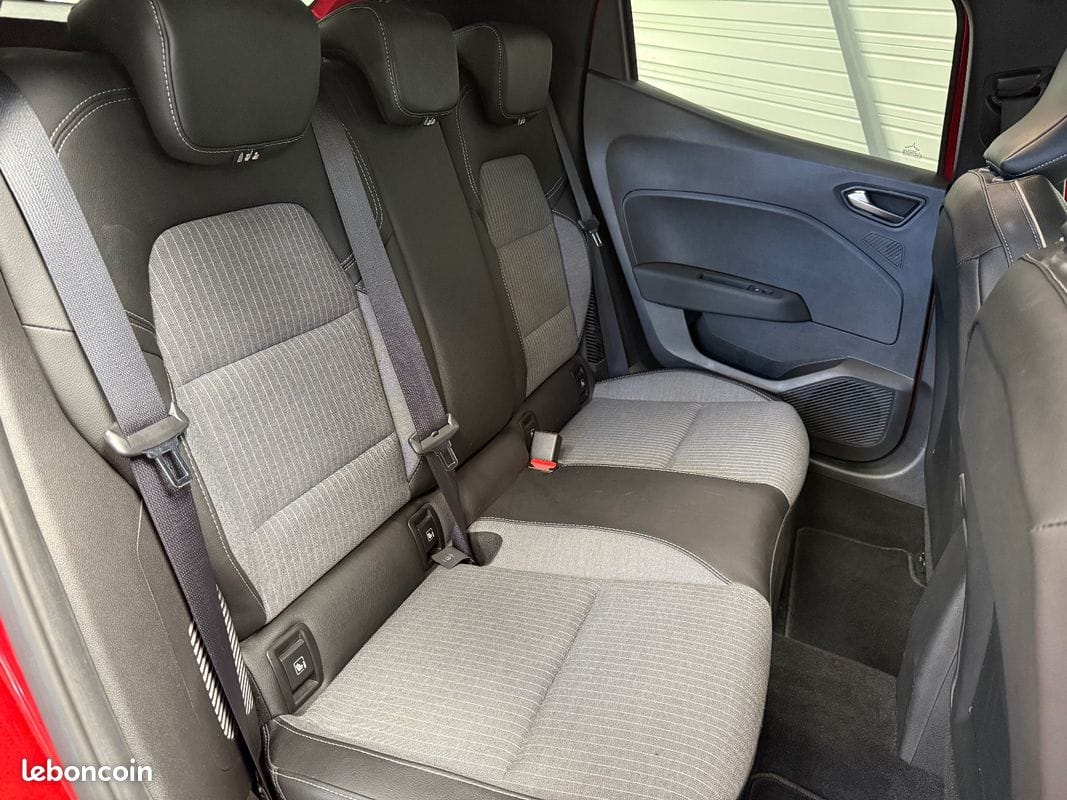 Renault Clio 1.6 E-Tech 145ch full hybrid Techno — photo 13