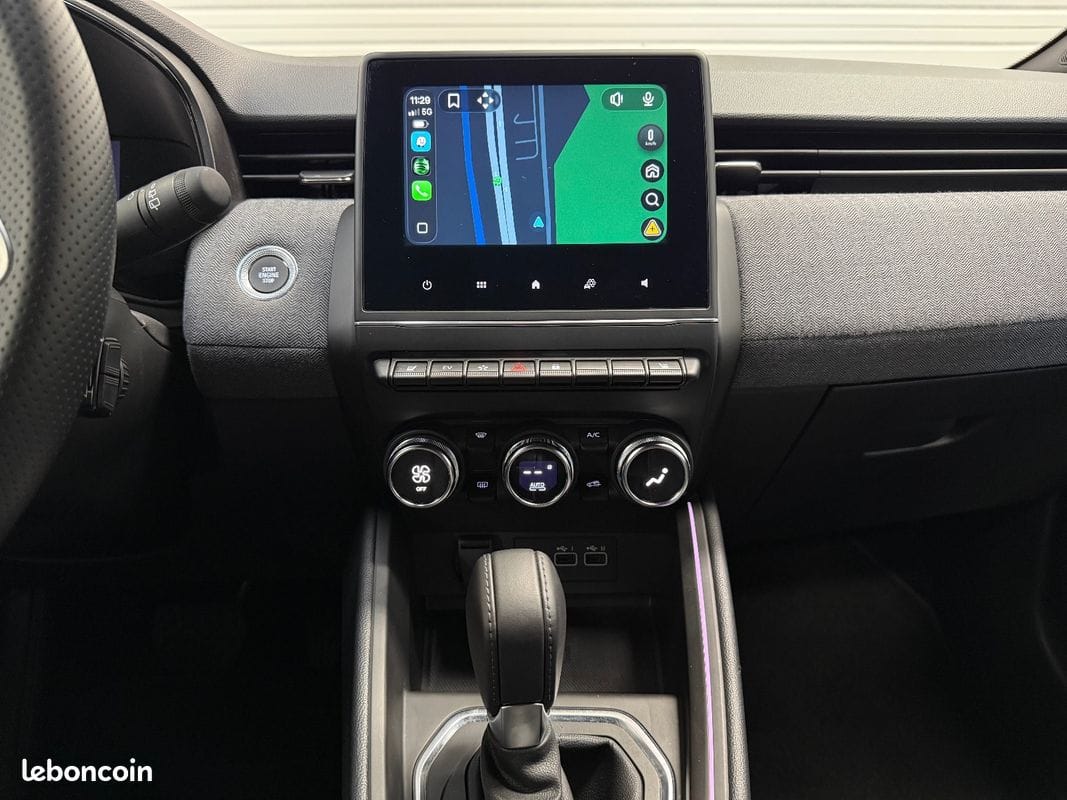 Renault Clio 1.6 E-Tech 145ch full hybrid Techno — photo 15