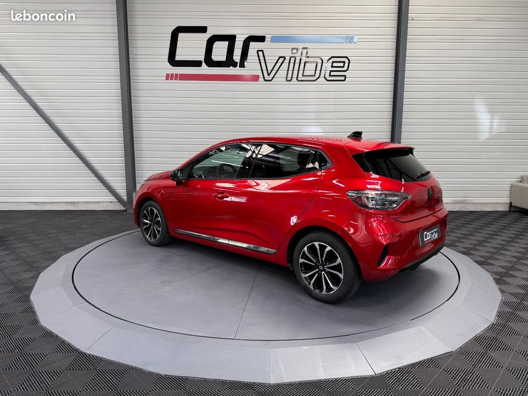 Renault Clio 1.6 E-Tech 145ch full hybrid Techno — photo 8
