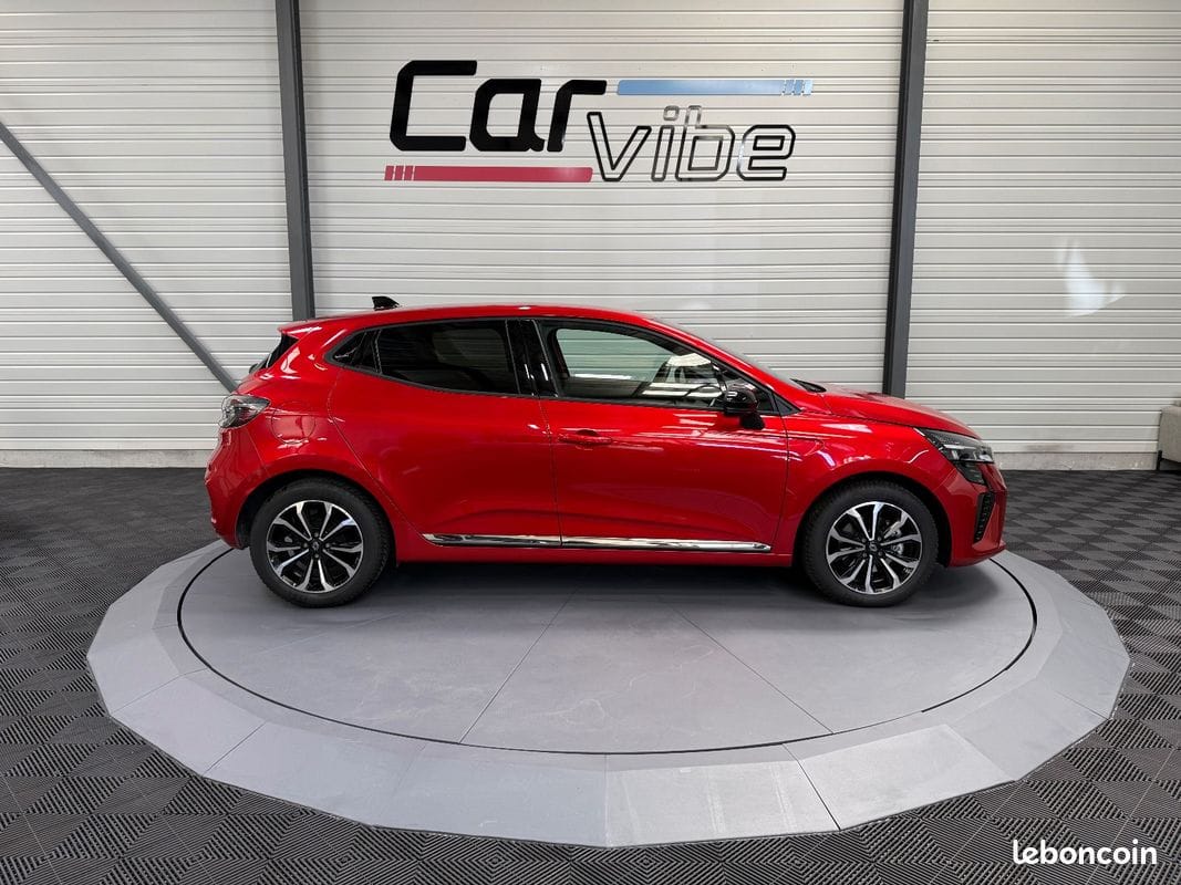 Renault Clio 1.6 E-Tech 145ch full hybrid Techno — photo 4