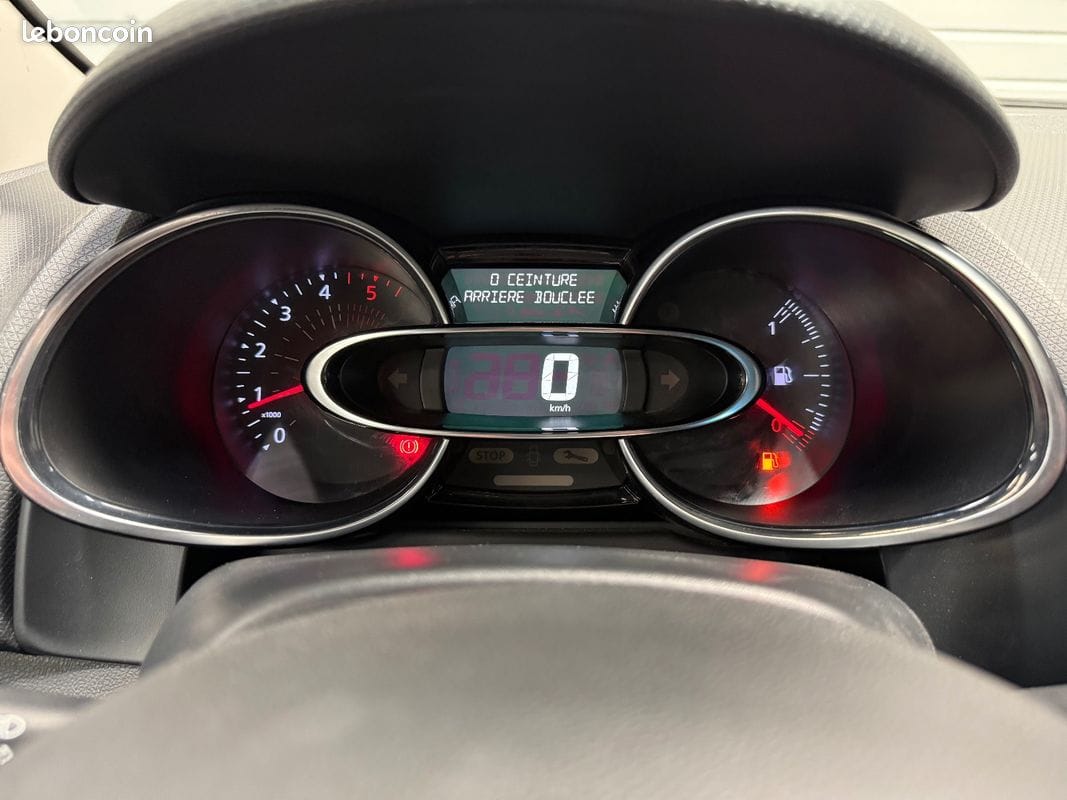 Renault Clio 1.5 dCi 90ch energy Intens — photo 12