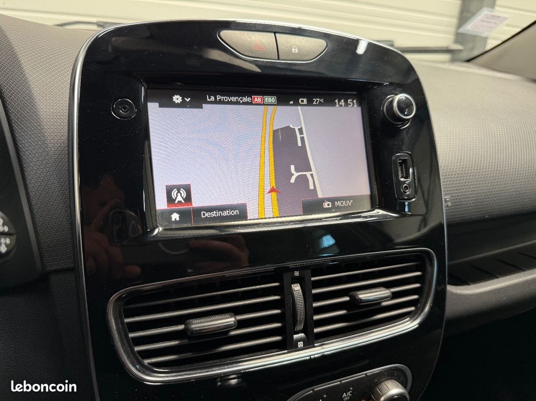 Renault Clio 1.5 dCi 90ch energy Intens — photo 17
