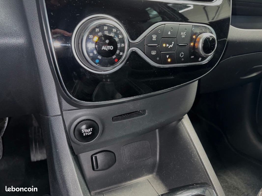 Renault Clio 1.5 dCi 90ch energy Intens — photo 18