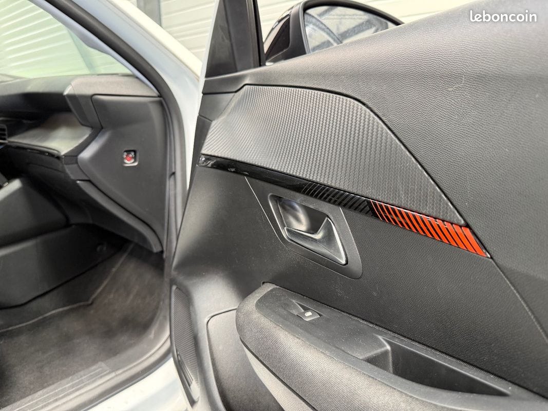Peugeot 208 Business R 1.2 PureTech 100 S&S Active — photo 24
