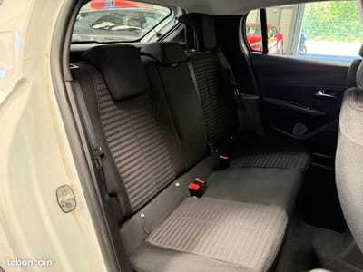 Peugeot 208 Business R 1.2 PureTech 100 S&S Active — photo 18