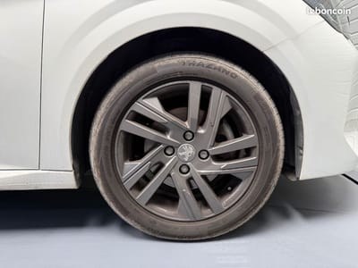 Peugeot 208 Business R 1.2 PureTech 100 S&S Active — photo 28