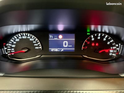 Peugeot 208 Business R 1.2 PureTech 100 S&S Active — photo 12