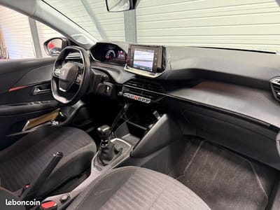 Peugeot 208 Business R 1.2 PureTech 100 S&S Active — photo 16
