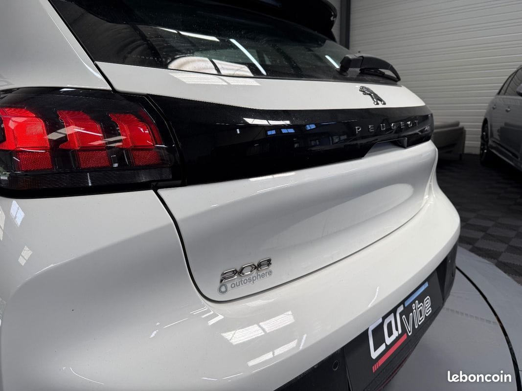 Peugeot 208 Business R 1.2 PureTech 100 S&S Active — photo 26