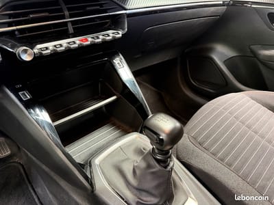 Peugeot 208 Business R 1.2 PureTech 100 S&S Active — photo 21