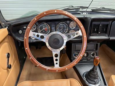 MG MGB GT — photo 14