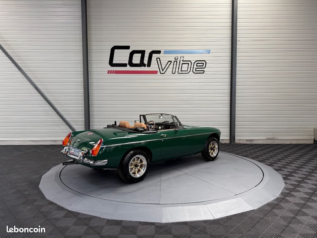 MG MGB GT — photo 3