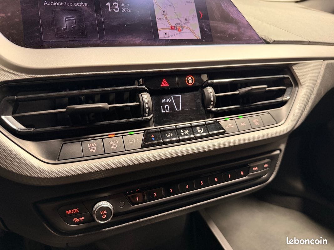BMW Série 1 118i 140ch Lounge — photo 16