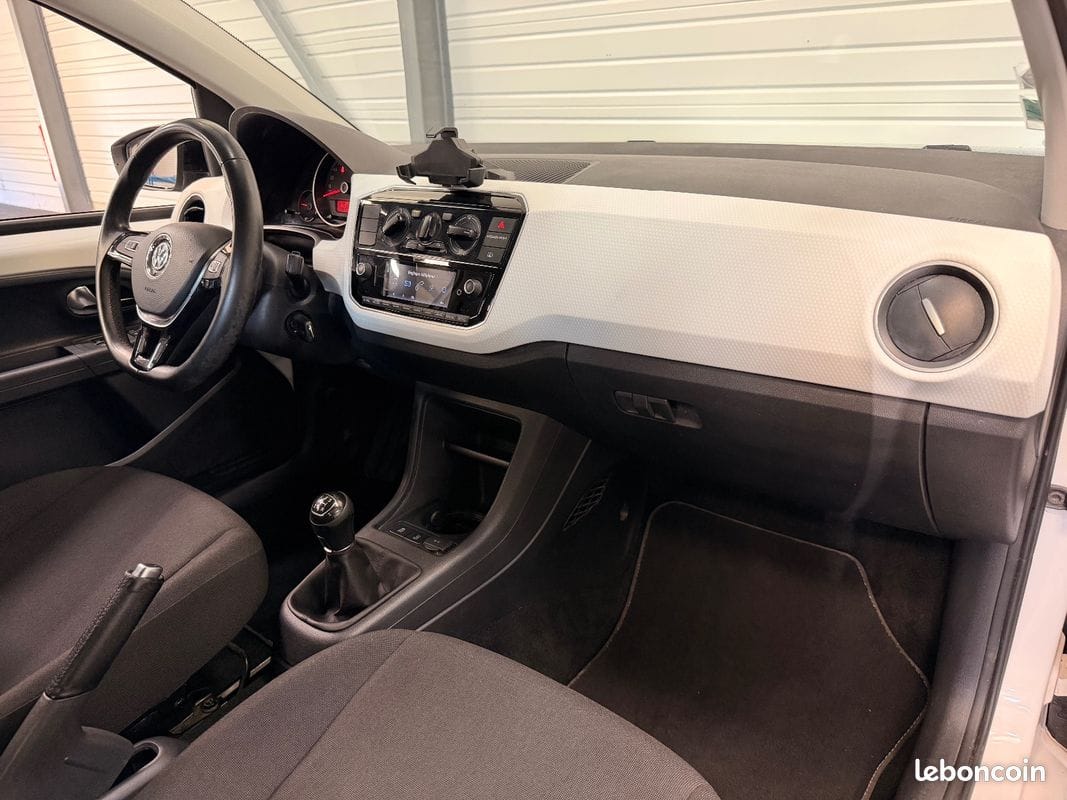Volkswagen up! 1.0 75 ch Move up! — photo 12