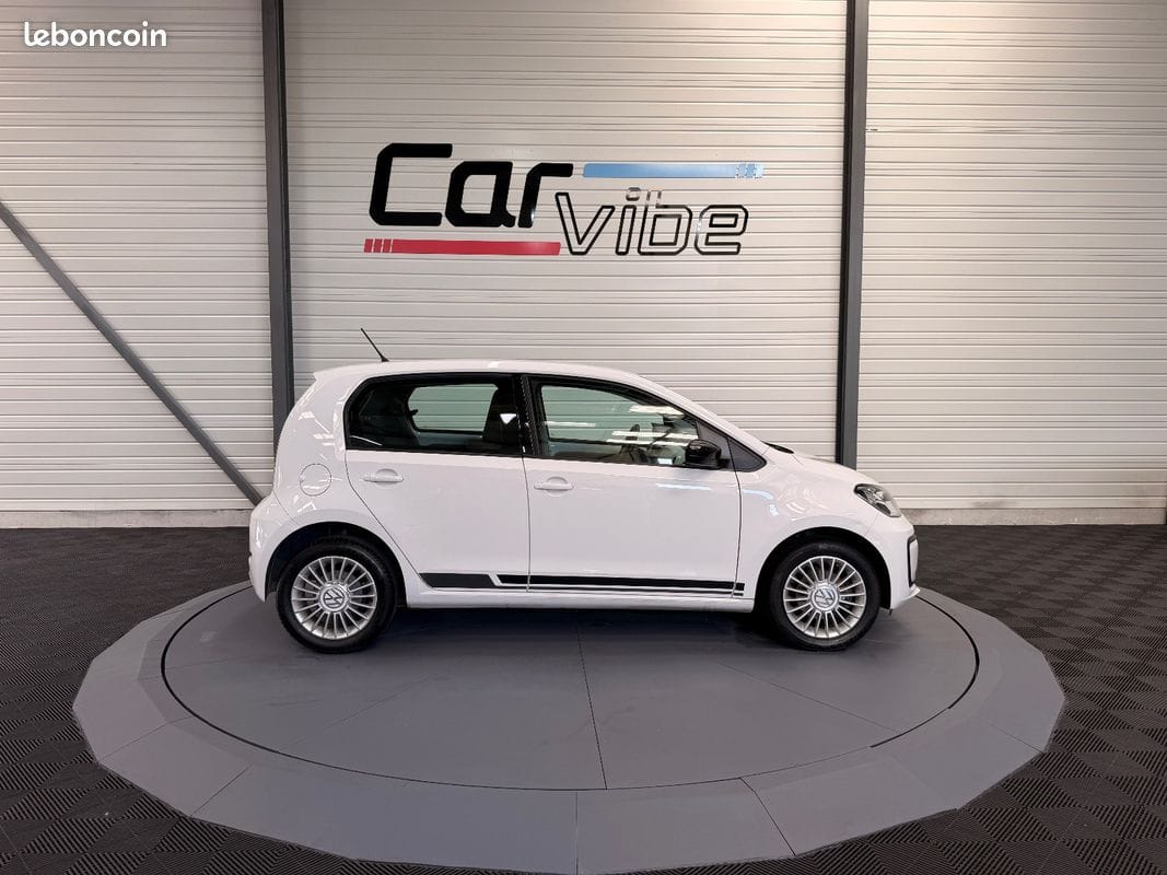 Volkswagen up! 1.0 75 ch Move up! — photo 4