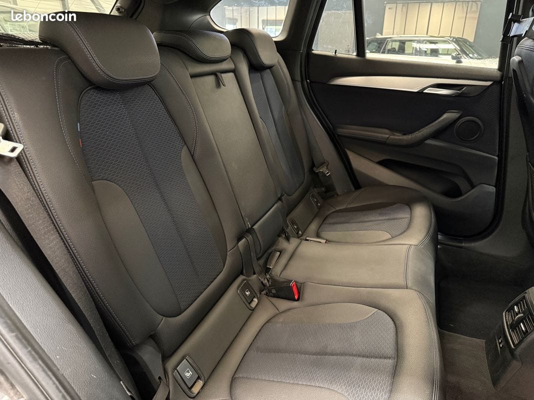 BMW X1 xDrive18dA 150ch M Sport — photo 11