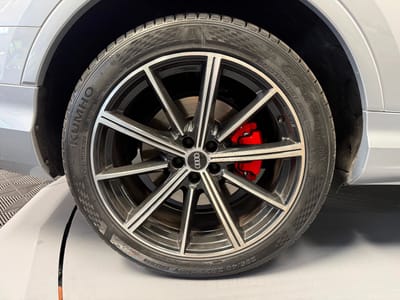 Audi Q7 Avus Extended — photo 33