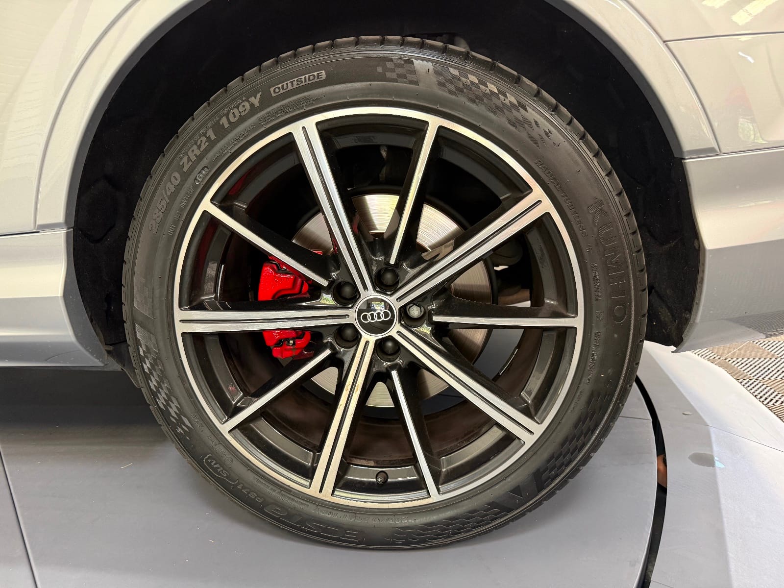 Audi Q7 Avus Extended — photo 34