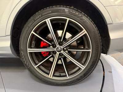 Audi Q7 Avus Extended — photo 34