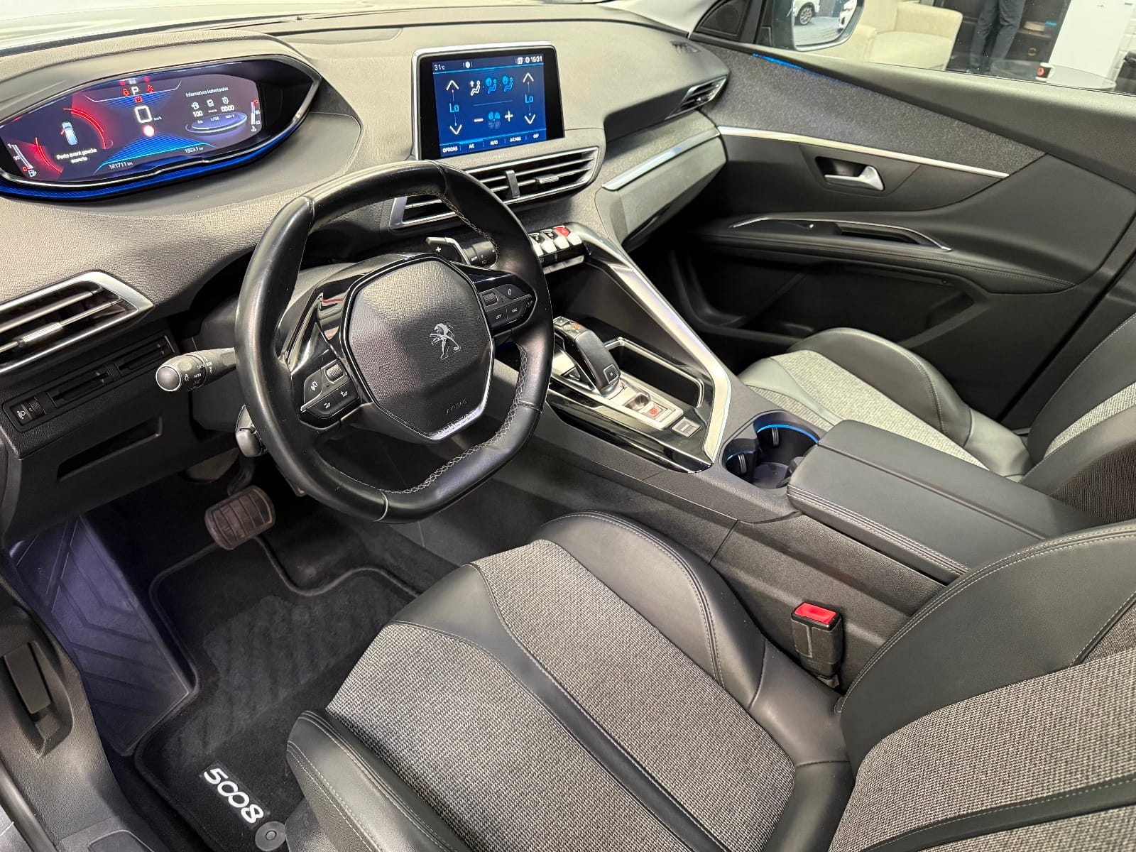 Peugeot 5008 Allure — photo 13