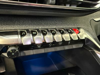 Peugeot 5008 Allure — photo 17