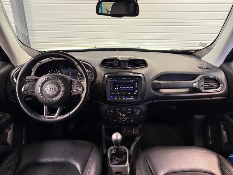 Jeep Renegade Limited — photo 2
