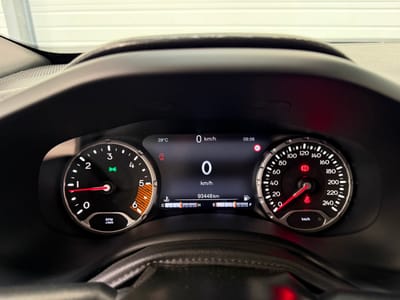 Jeep Renegade Limited — photo 18