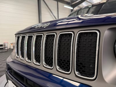Jeep Renegade Limited — photo 23