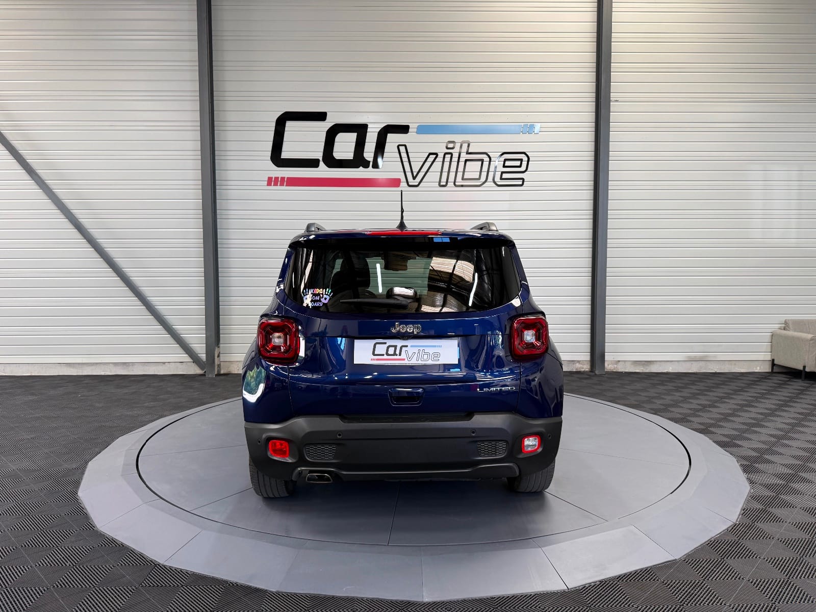 Jeep Renegade Limited — photo 9