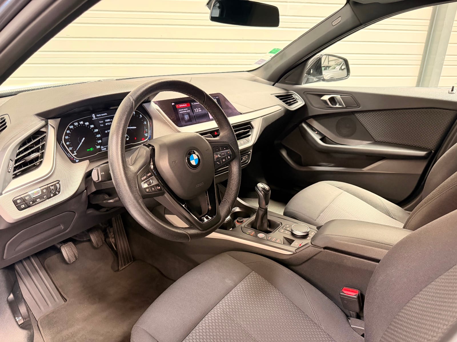 BMW Serie 1 Lounge — photo 13