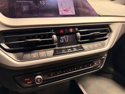 BMW Serie 1 Lounge — photo 16