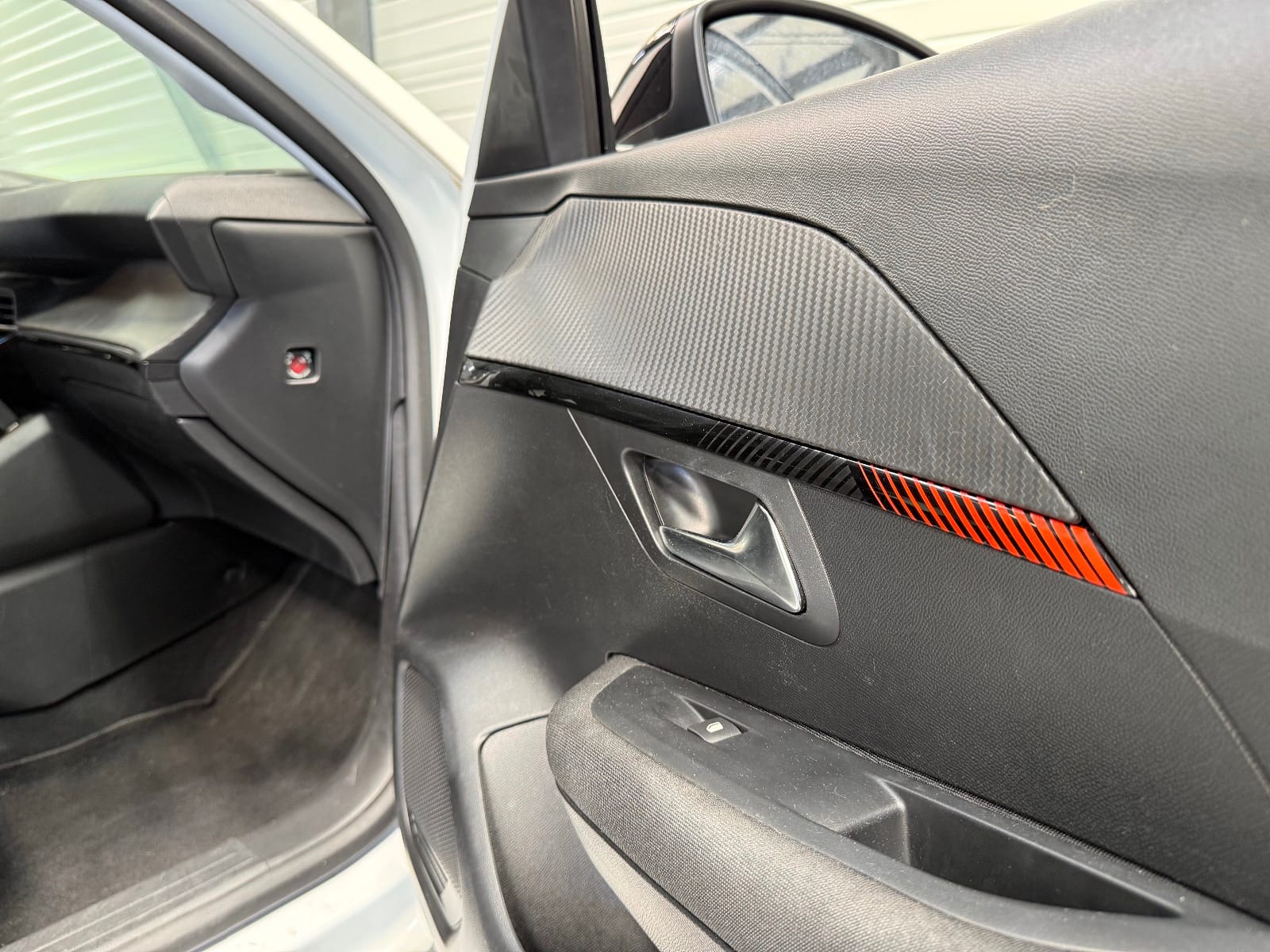 Peugeot 208 Active Pack — photo 24