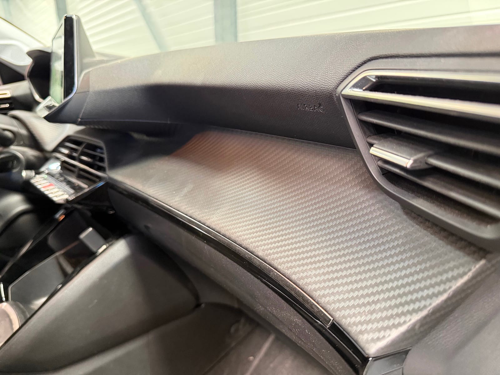 Peugeot 208 Active Pack — photo 22