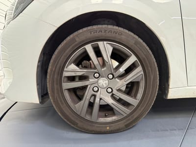 Peugeot 208 Active Pack — photo 27