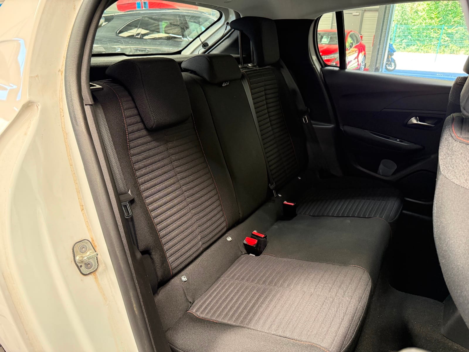 Peugeot 208 Active Pack — photo 18