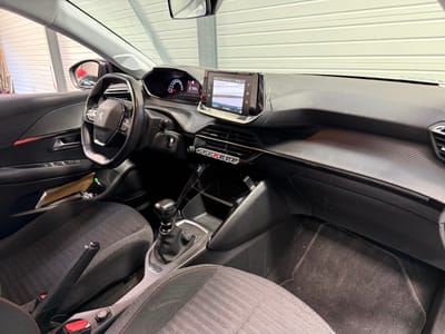 Peugeot 208 Active Pack — photo 16