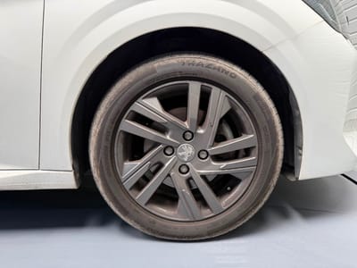 Peugeot 208 Active Pack — photo 28