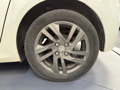 Peugeot 208 Active Pack — photo 30