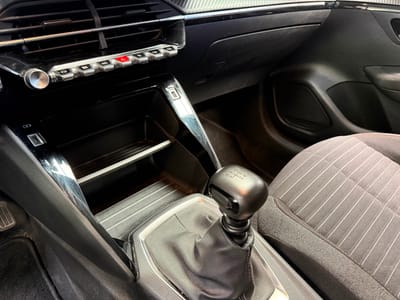 Peugeot 208 Active Pack — photo 21