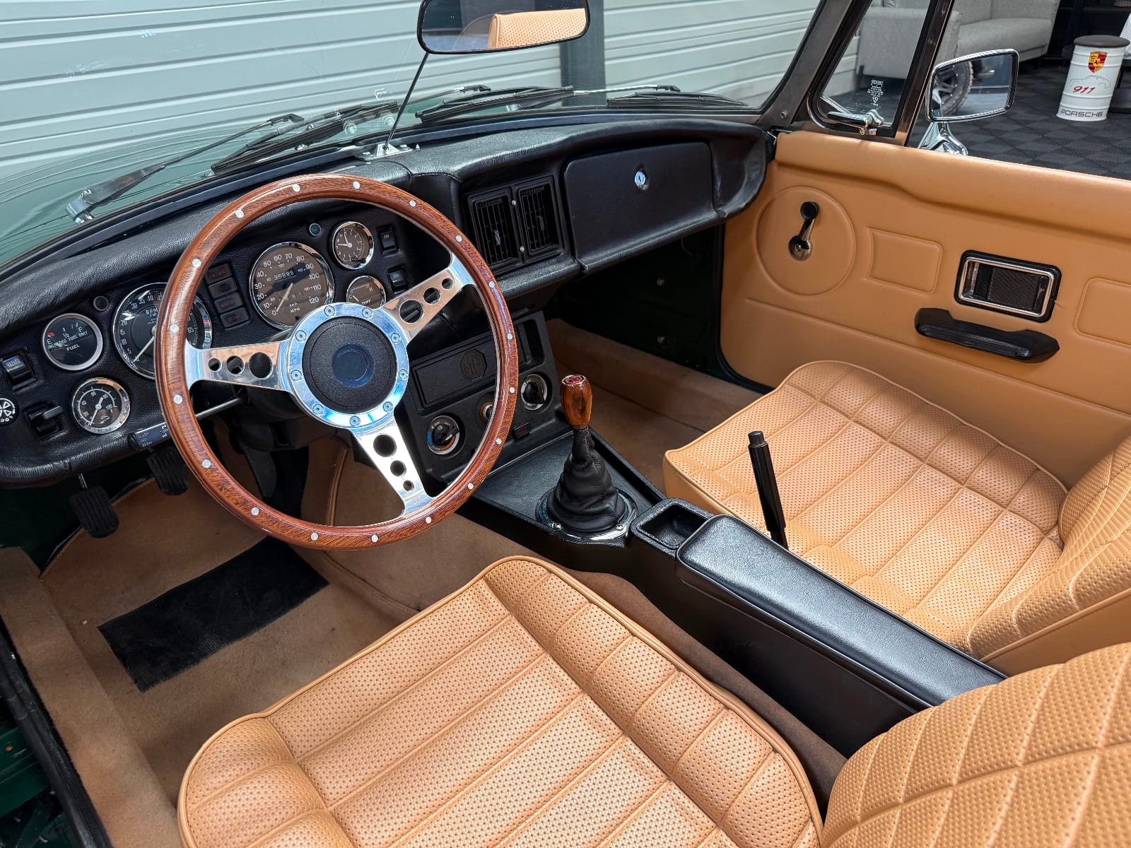 MG MGB — photo 13