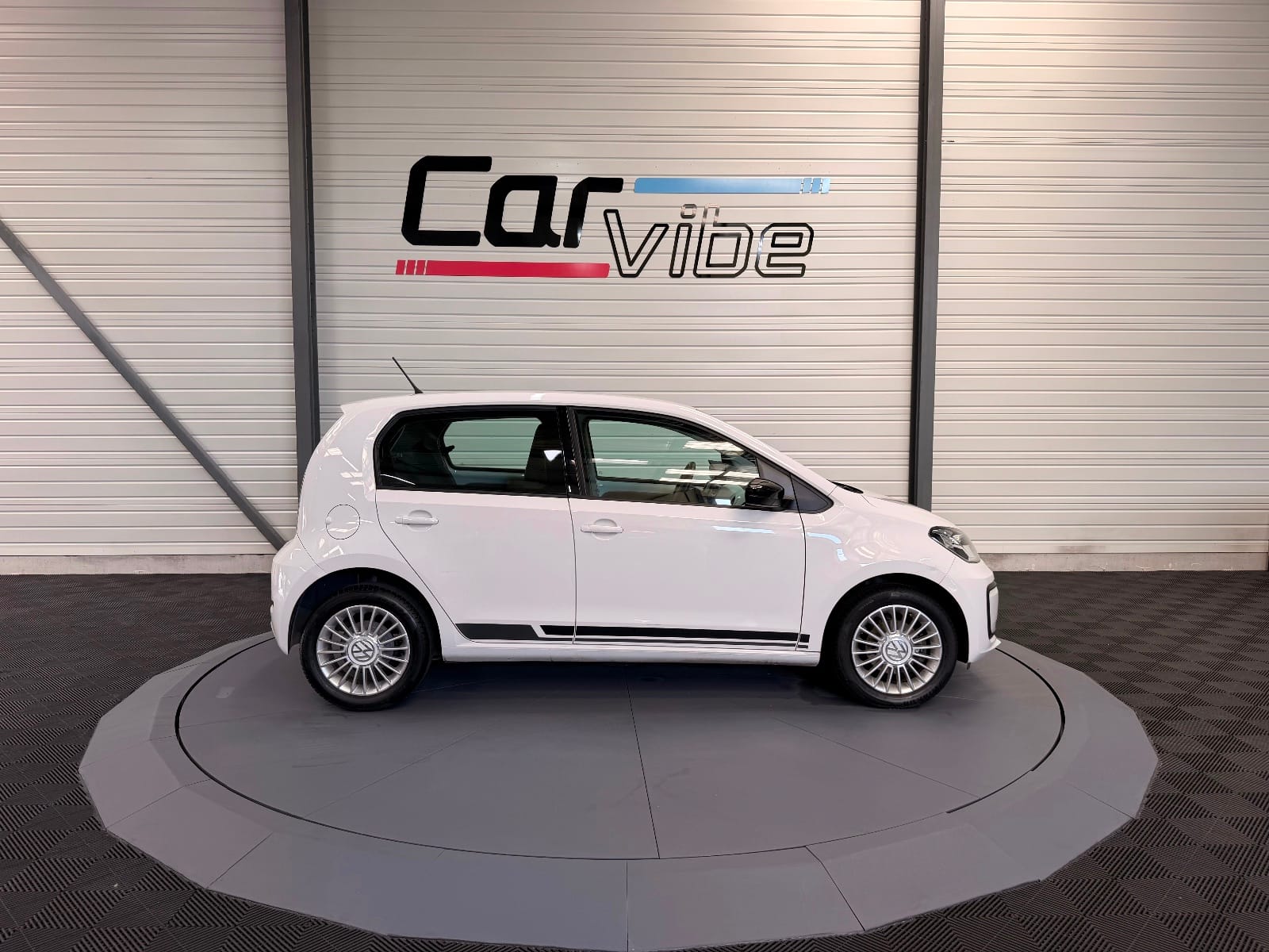 Volkswagen UP Move Up! — photo 3
