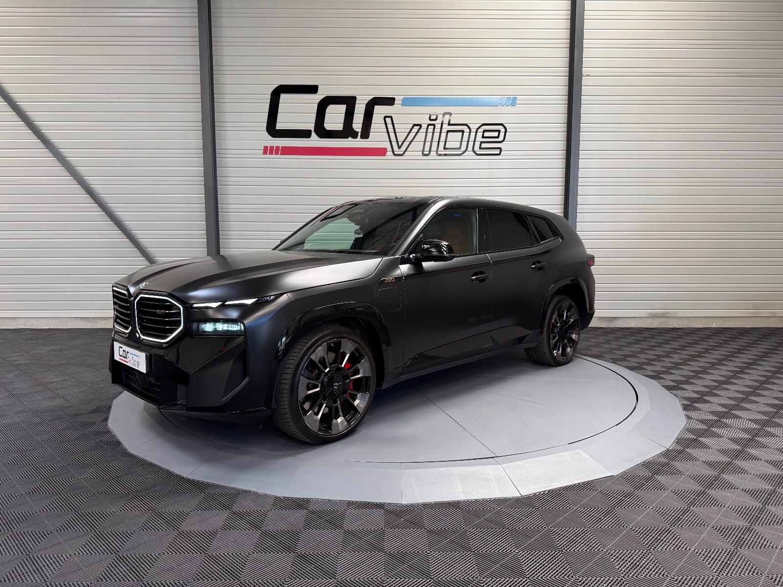 BMW XM G09 — photo 6