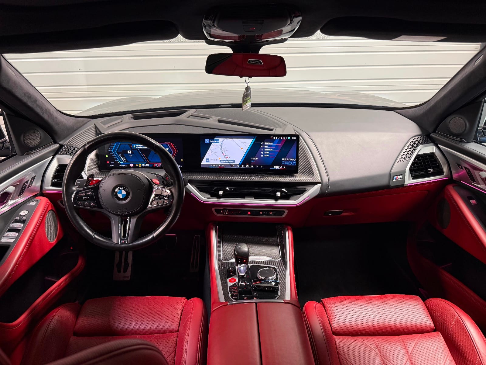 BMW XM G09 — photo 2